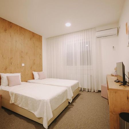 Atos Centar Apartment Celinac Bagian luar foto