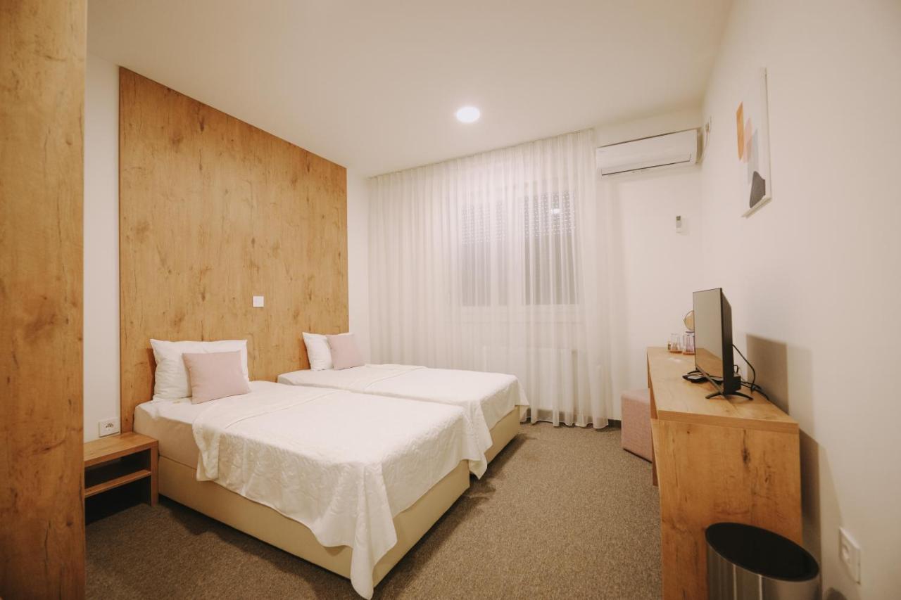 Atos Centar Apartment Celinac Bagian luar foto